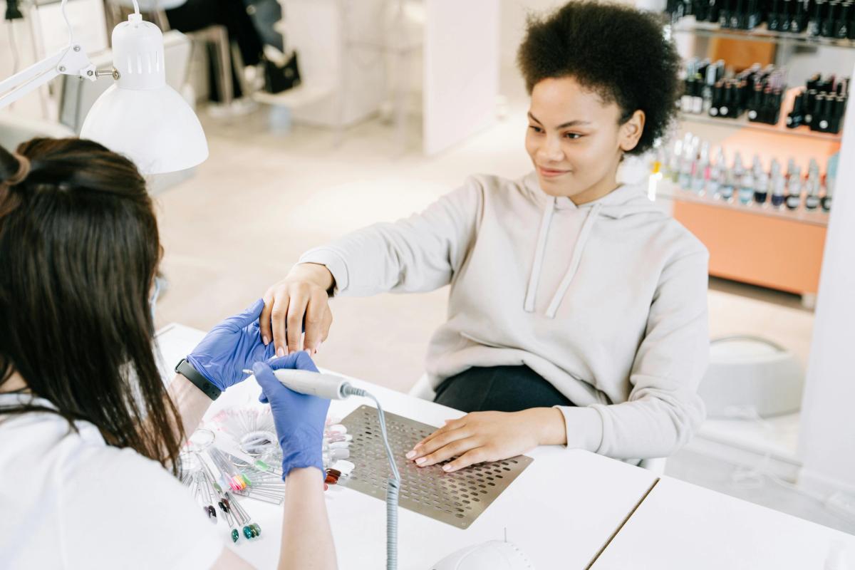Guide to starting a nail salon business